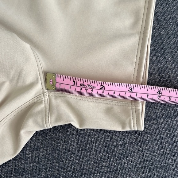 Lululemon Stretch High Rise Short 3.5” - Picture 12 of 12